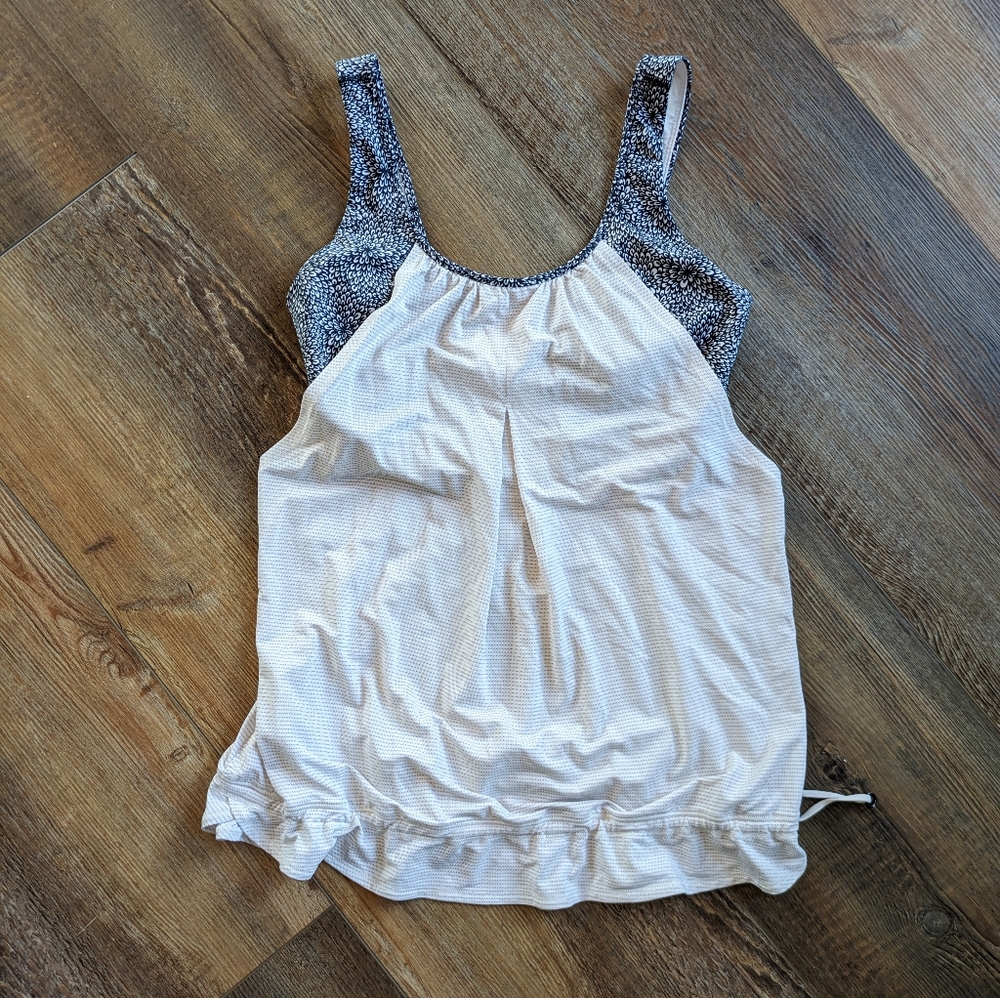 Lululemon athletic tank in size Medium